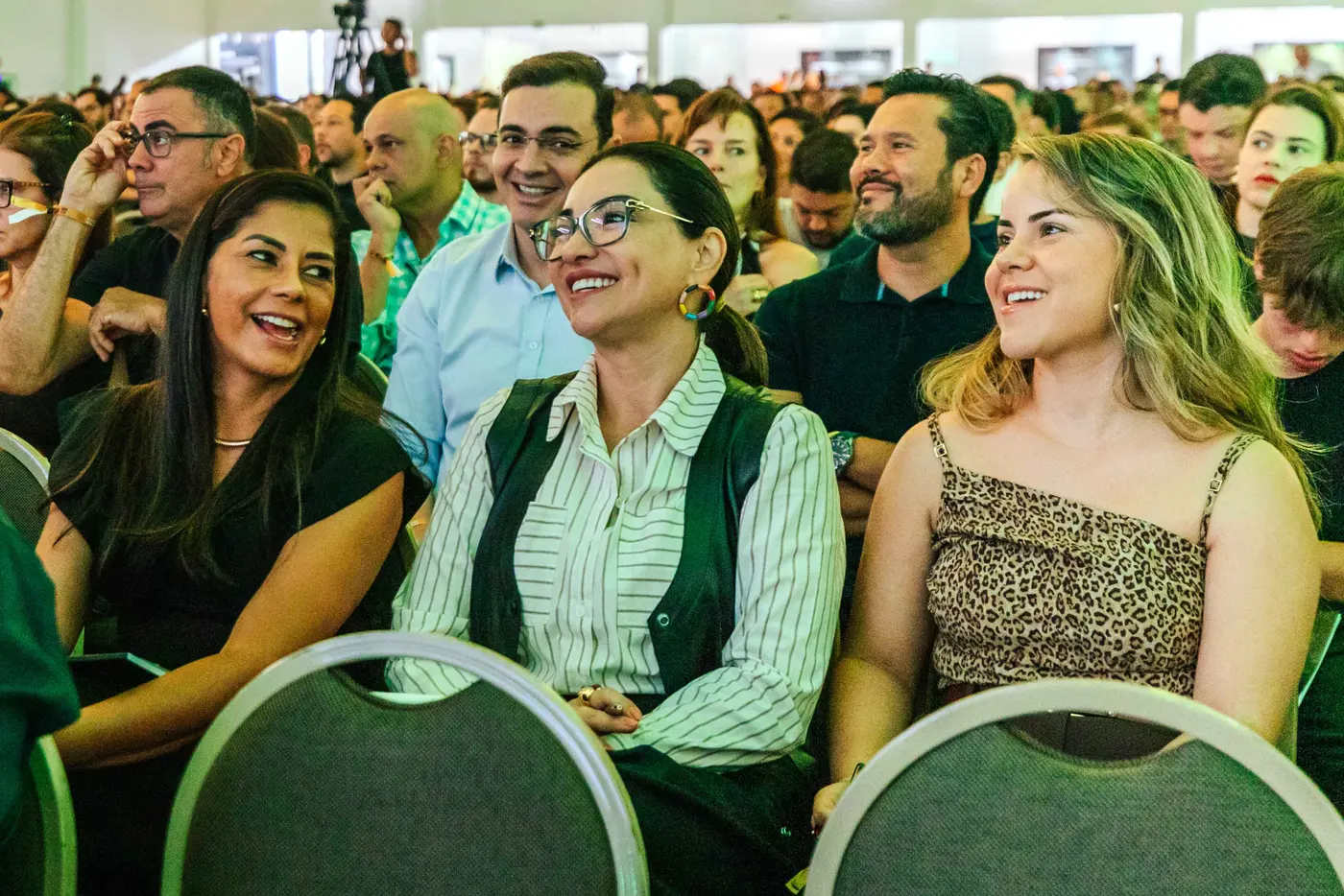 Plateia do BRL Experience 2025 acompanhando uma palestra