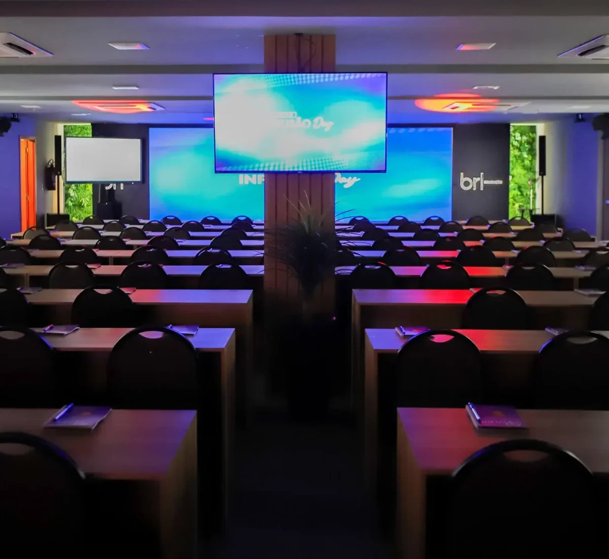 espaço-brl-003-03-22-_1_